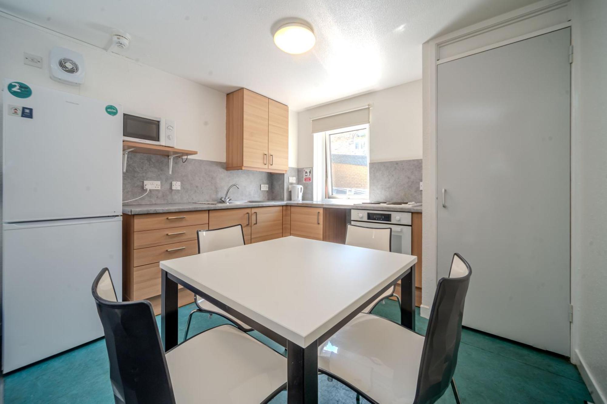 Joivy Budget 4,5 And 6 Bed Private Flats, In Historic Old Town (Adults Only) Эдинбург Экстерьер фото